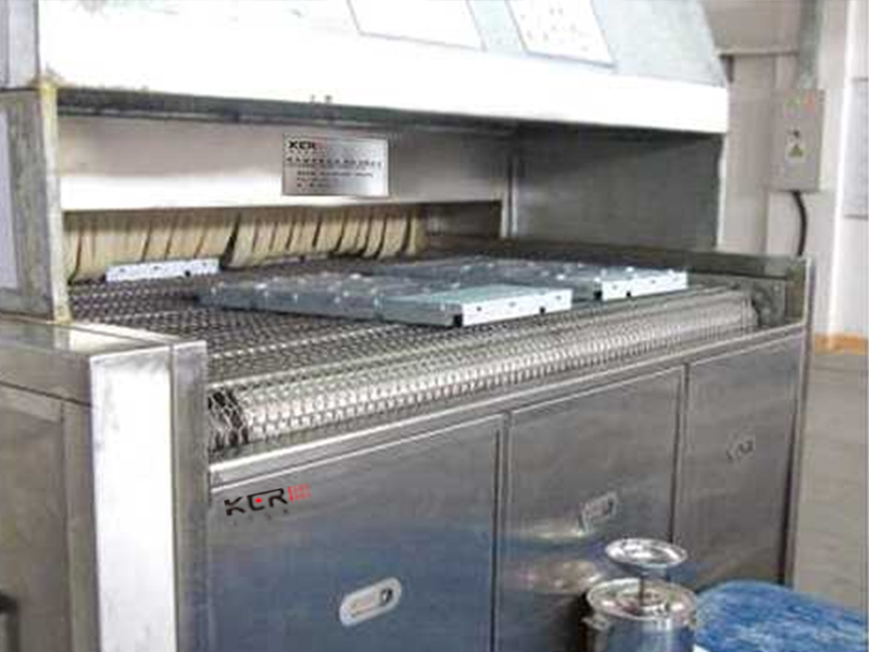 全自動(dòng)超聲波噴淋清洗機(jī)如何將產(chǎn)品清洗干凈的？